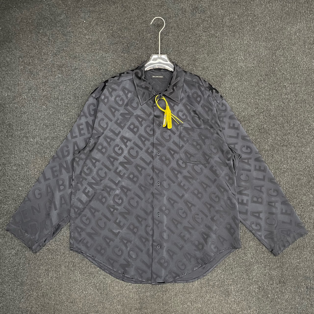 99新 Balenciaga/巴黎世家    满印丝绸衬衫外套/34码