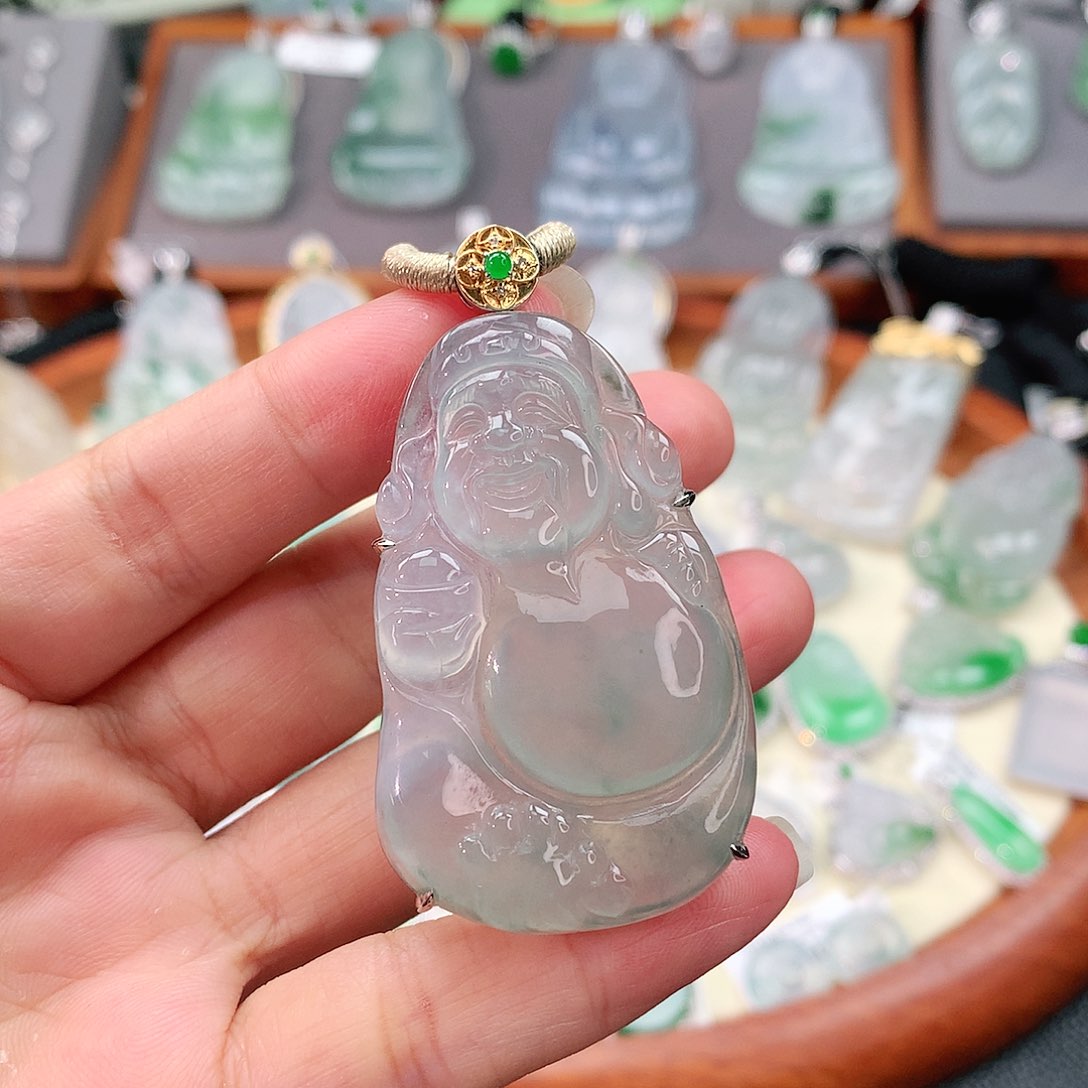 颈饰18K金镶嵌翡翠财神爷
