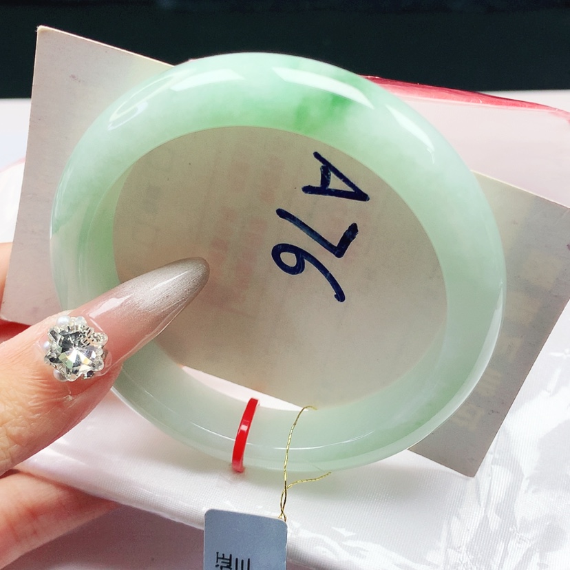 【闪购商品】翡翠手镯未镶嵌57.1圈