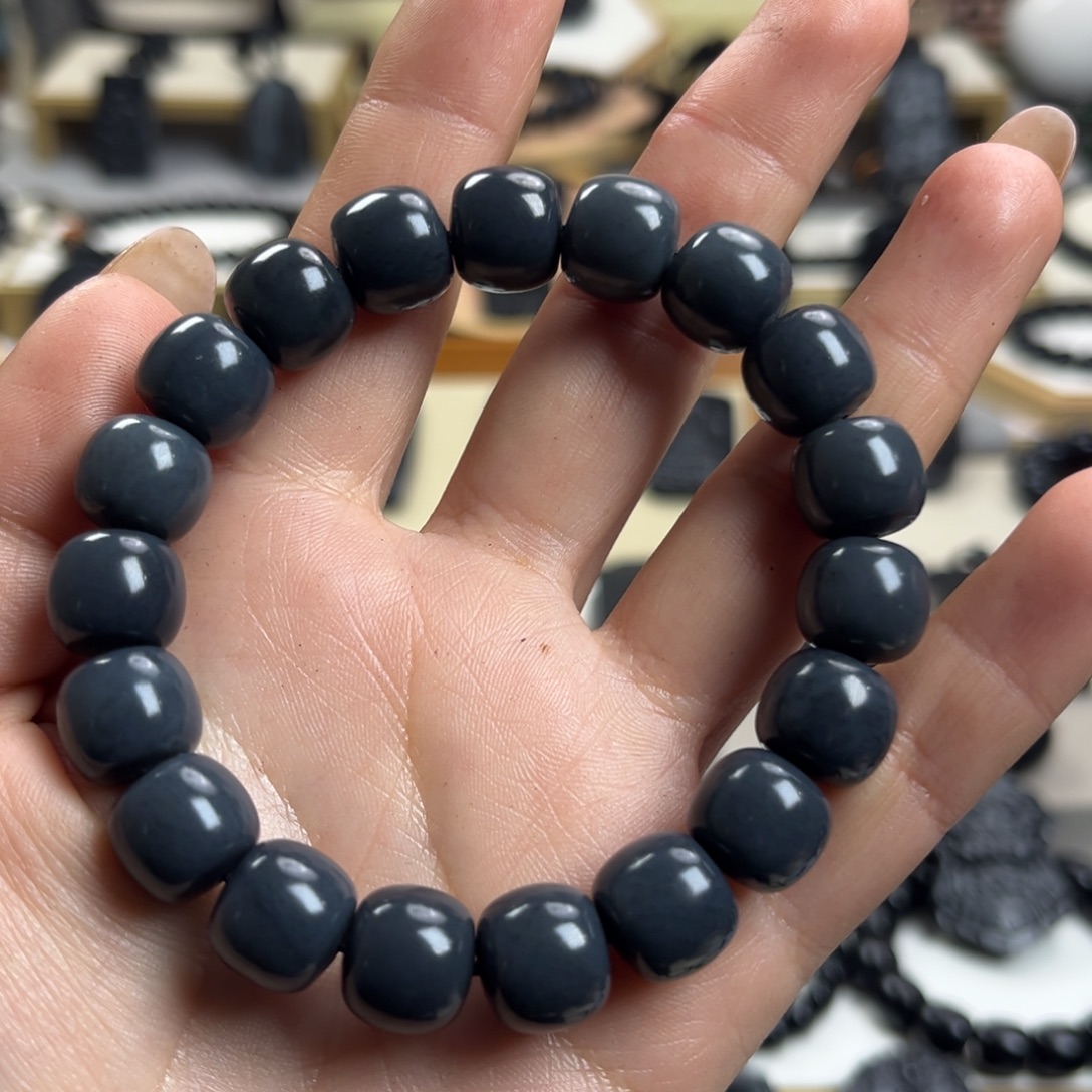 和田玉（墨玉）未镶嵌颈饰卡12老邢体验灰色