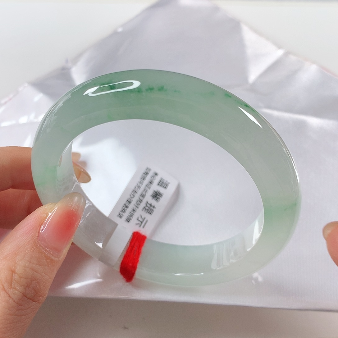 翡翠手镯未镶嵌 正圈