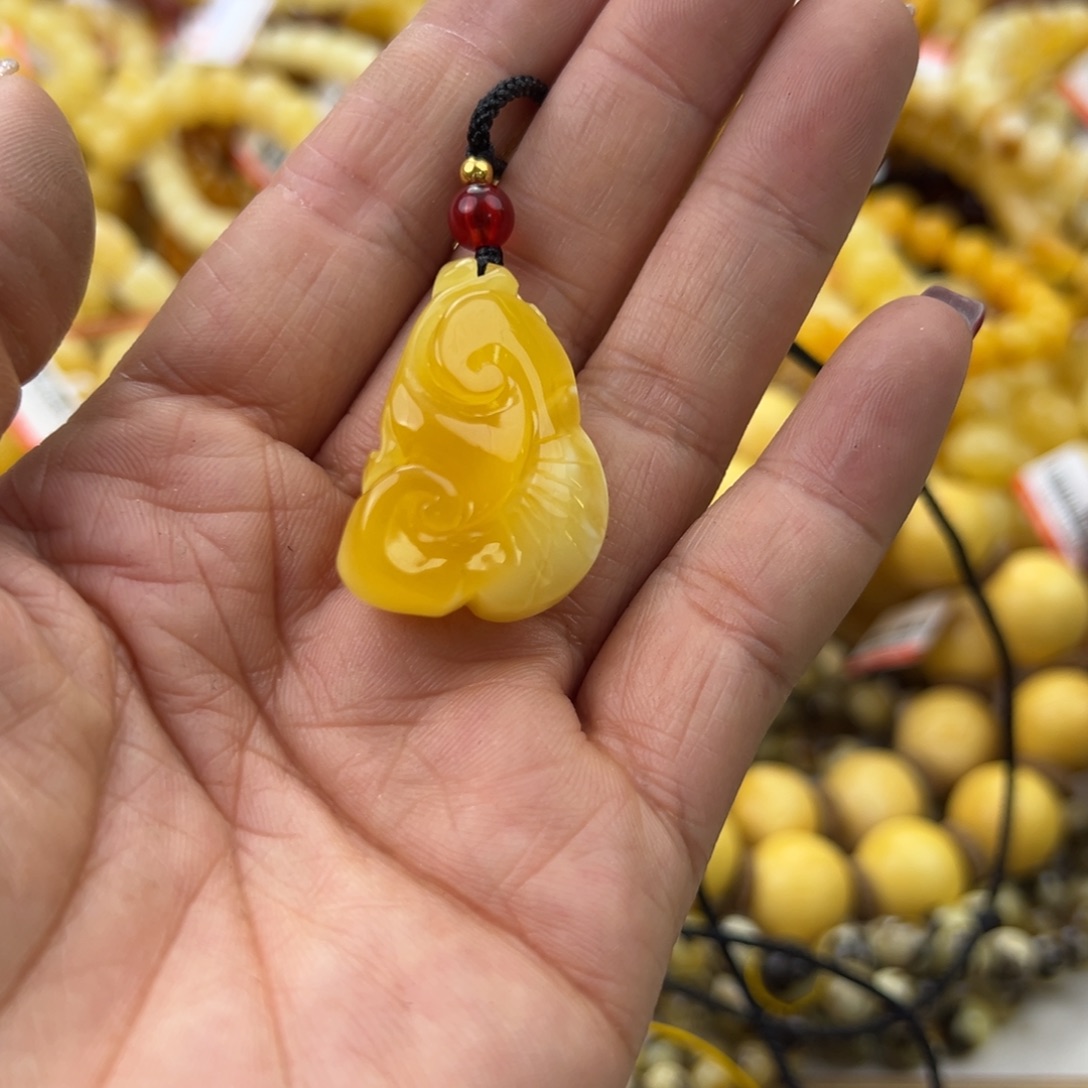 琥珀珠宝奇石未镶嵌