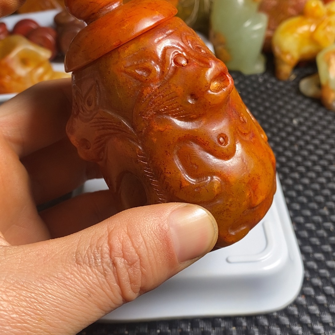 岫岩老玉（透闪石质玉）未镶嵌珠宝奇石