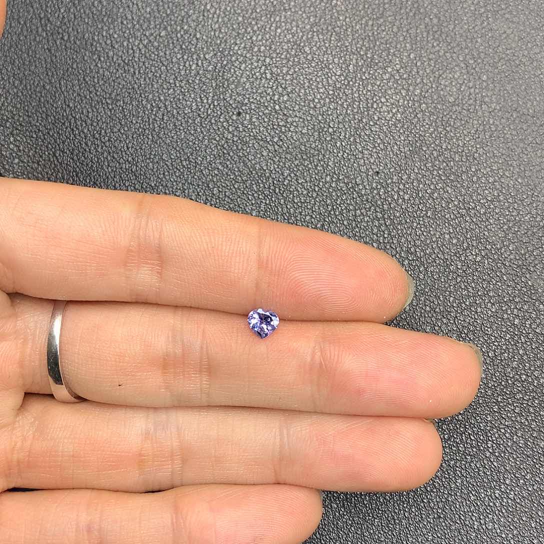 坦桑石裸石未镶嵌心5