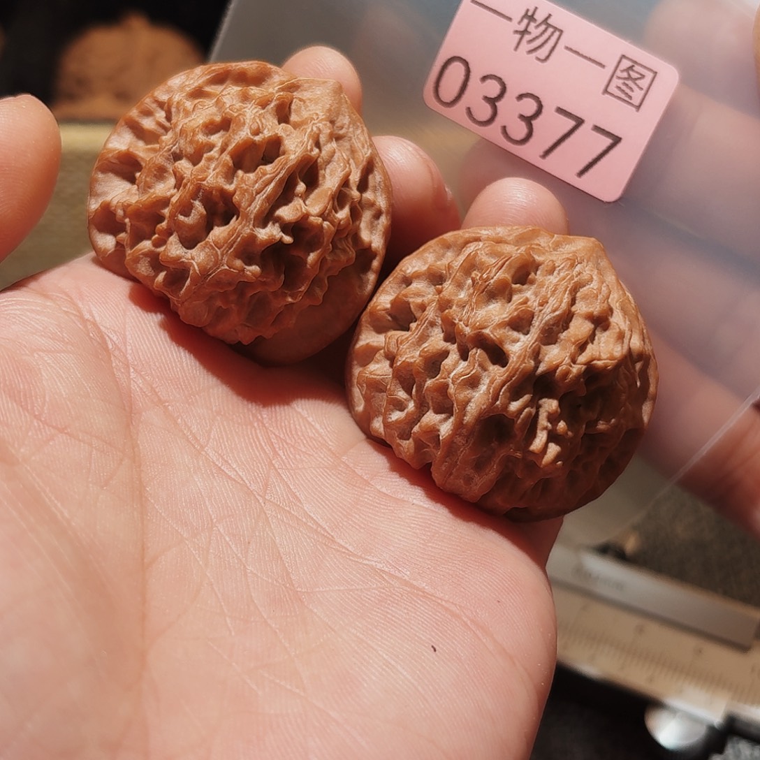 文玩核桃把件红时尚农户