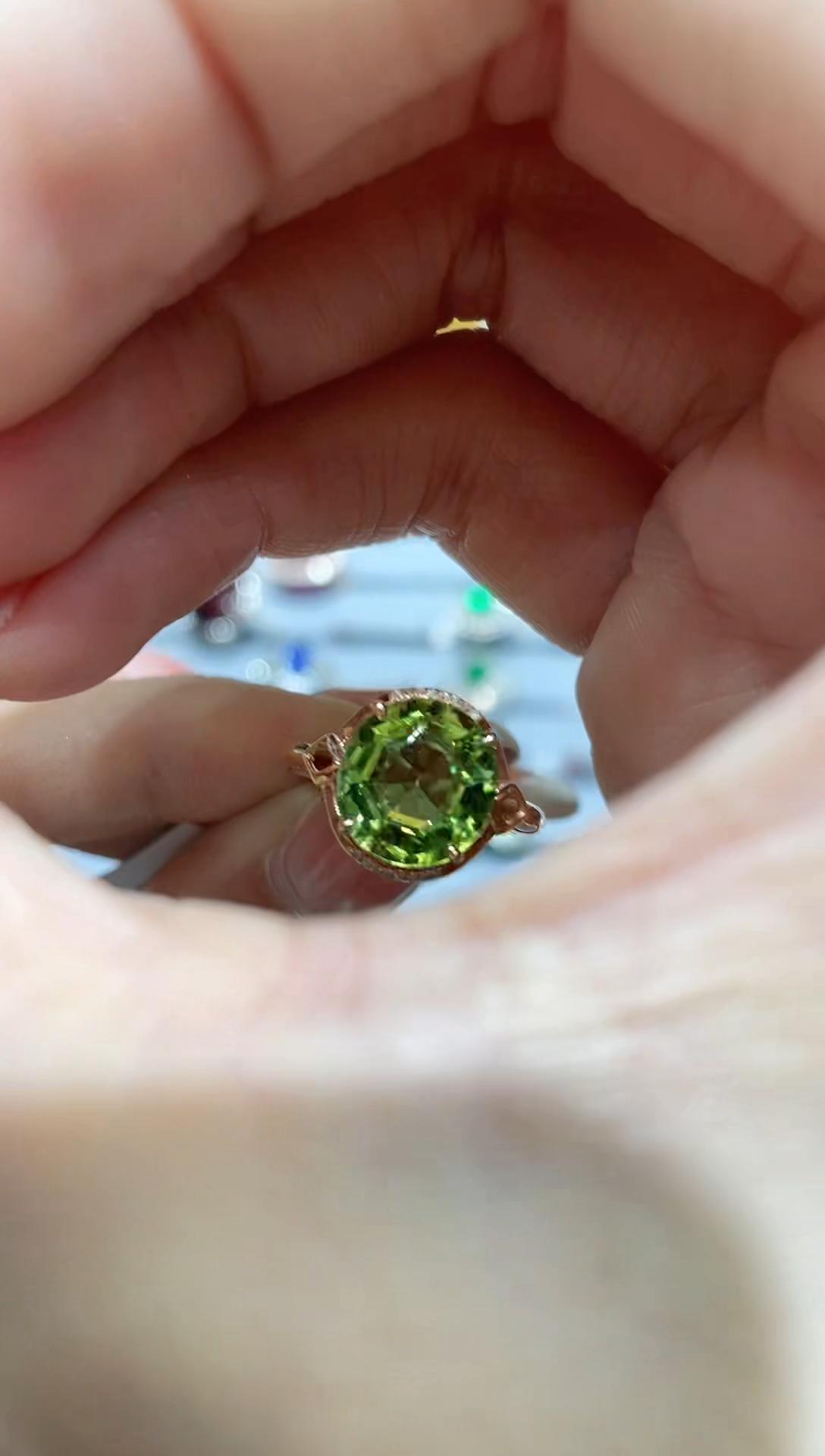 18K金镶嵌碧玺戒指