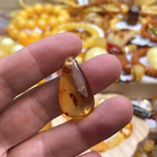 蜜蜡手串未镶嵌吊坠
