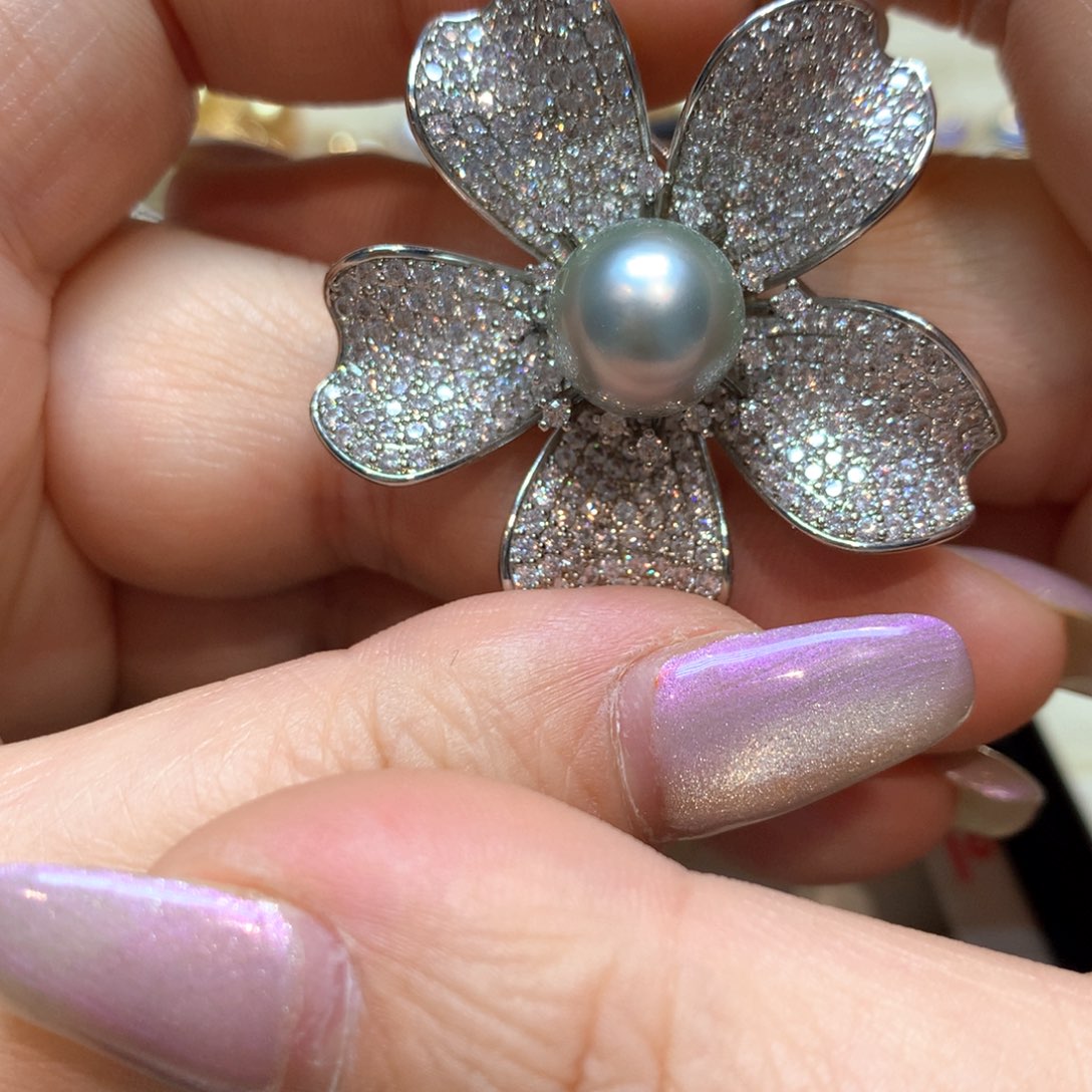 未镶嵌海水珍珠胸饰