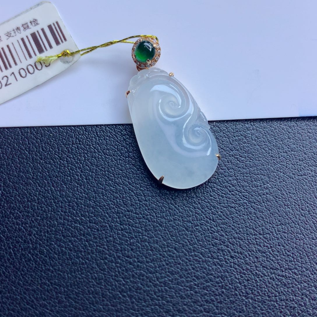 翡翠颈饰未镶嵌如意