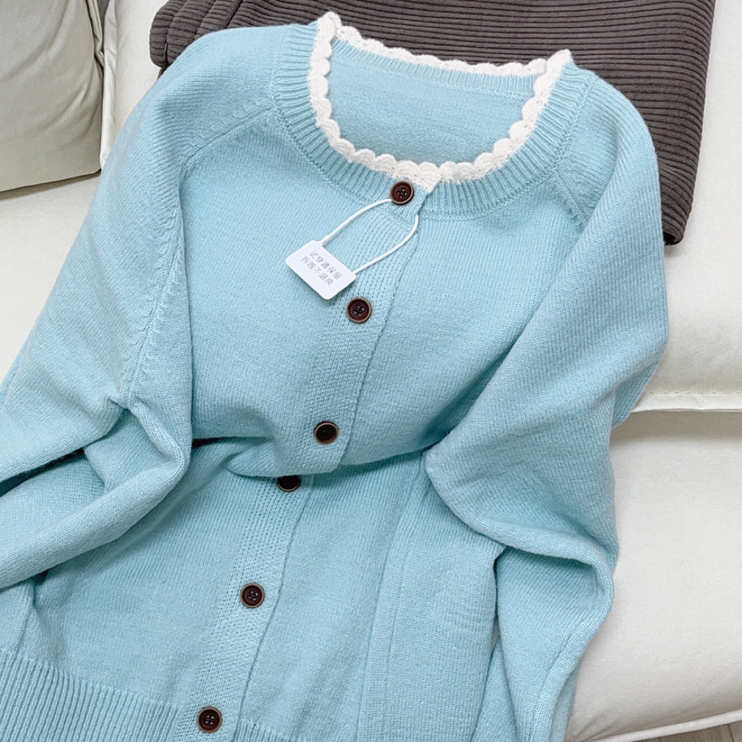 云水蓝温柔显白花边领开衫毛衣