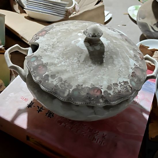 摆件陶瓷盘子碗啥都有