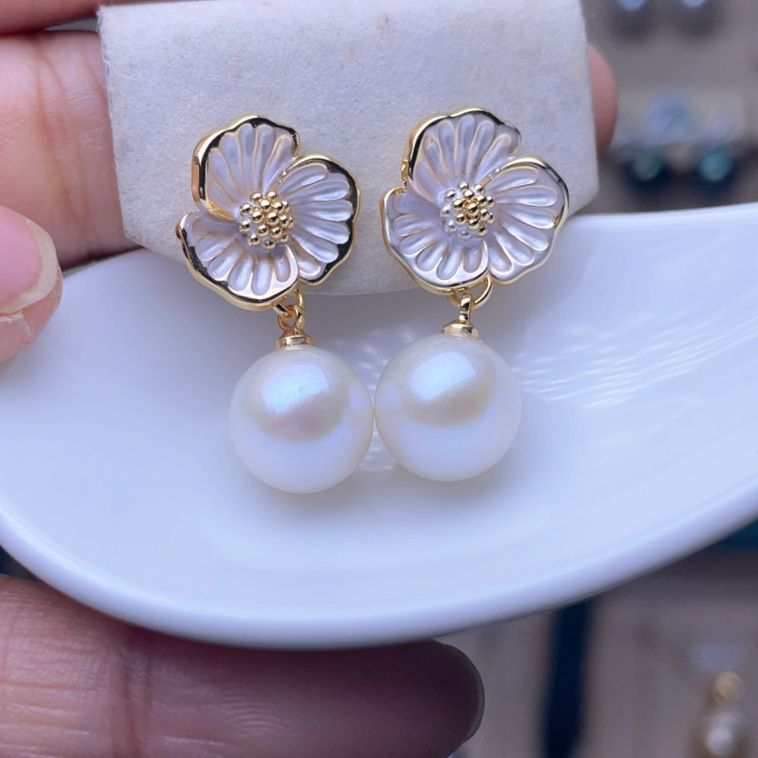 淡水珍珠耳环未镶嵌