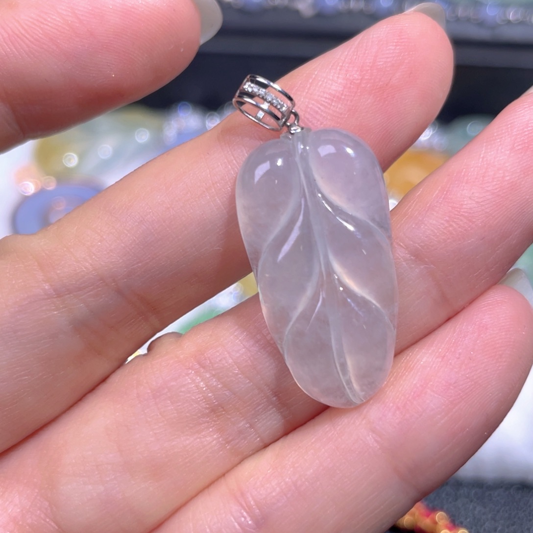 颈饰18K金镶嵌翡翠翡翠