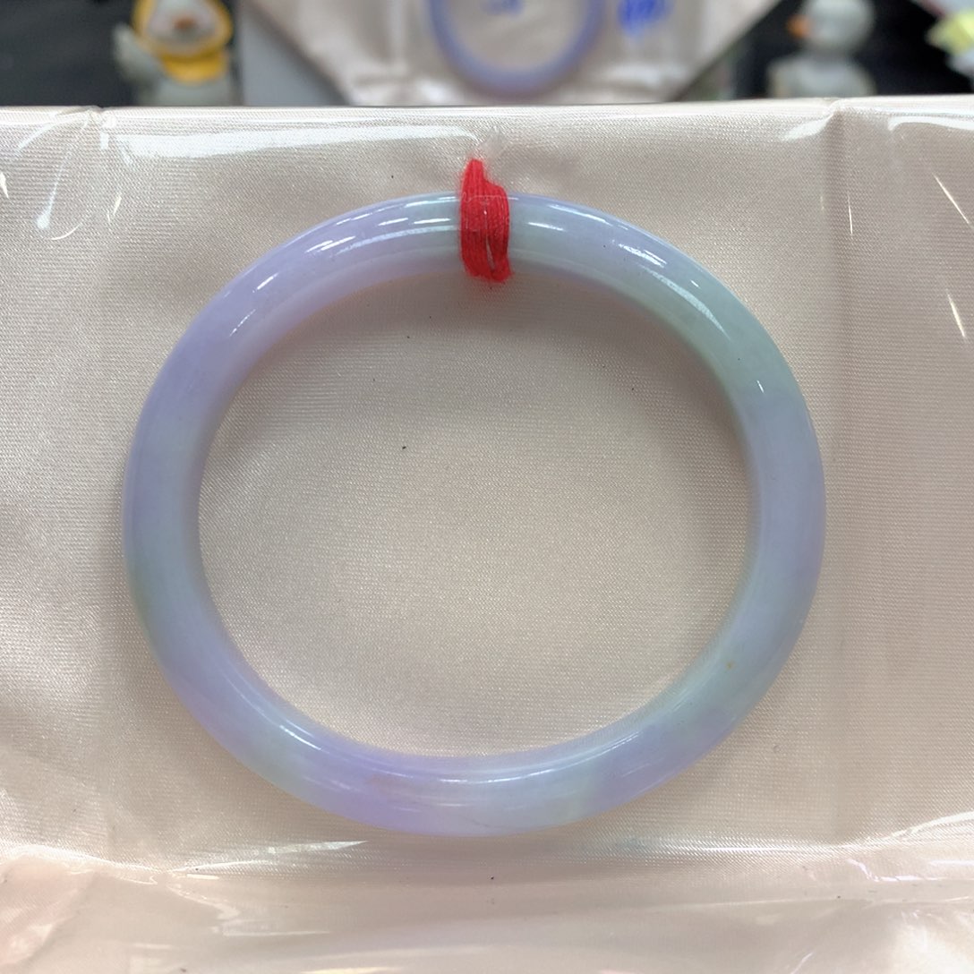 翡翠手镯未镶嵌翡翠