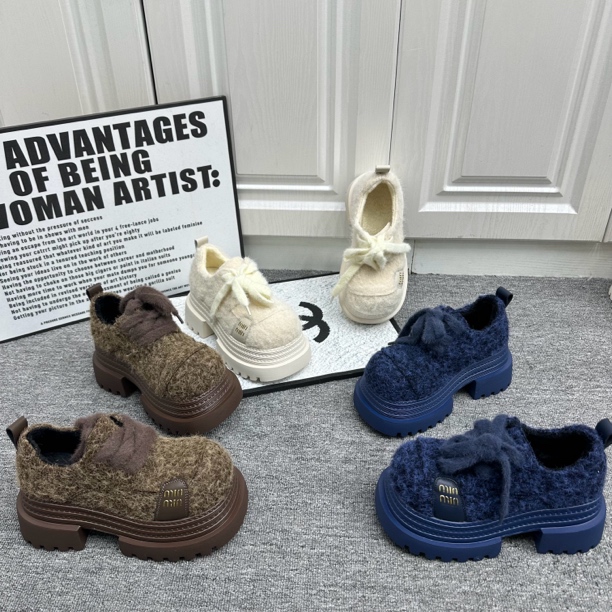 欧货2024冬新款毛毛鞋系带低帮鞋圆头松糕厚底乐福鞋英伦风女鞋