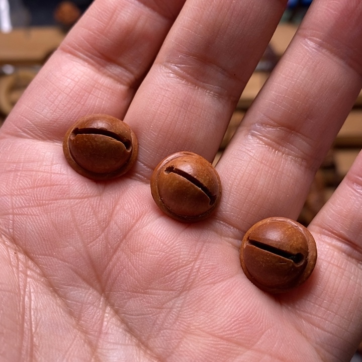 ****.桃核手工雕刻铃铛3颗