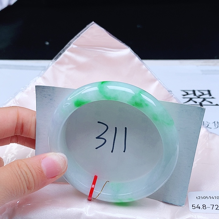 翡翠手镯未镶嵌54+正圈