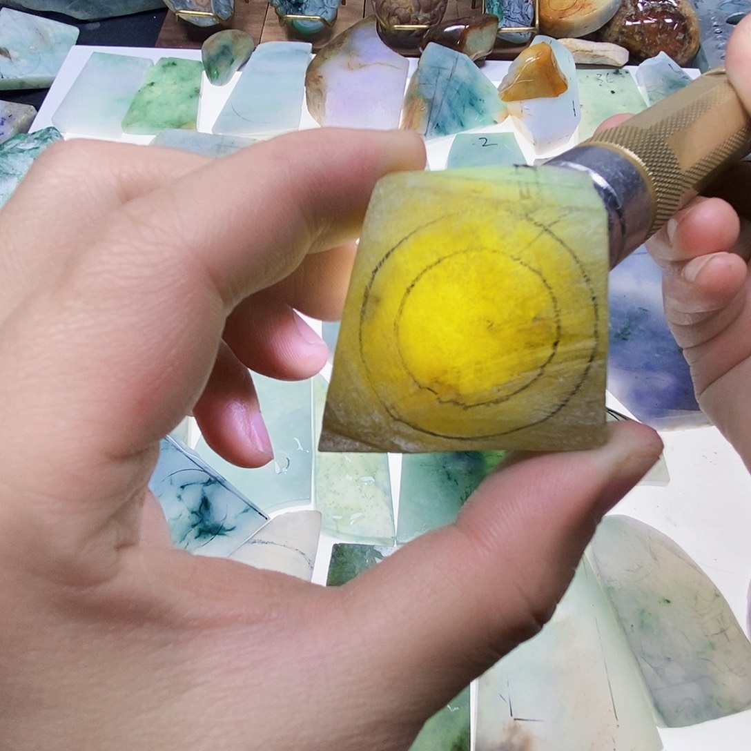 忠***诚定制翡翠未镶嵌包工包料扳指