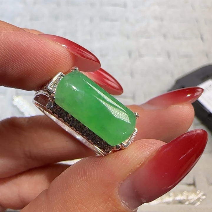 定制翡翠未镶嵌翡翠