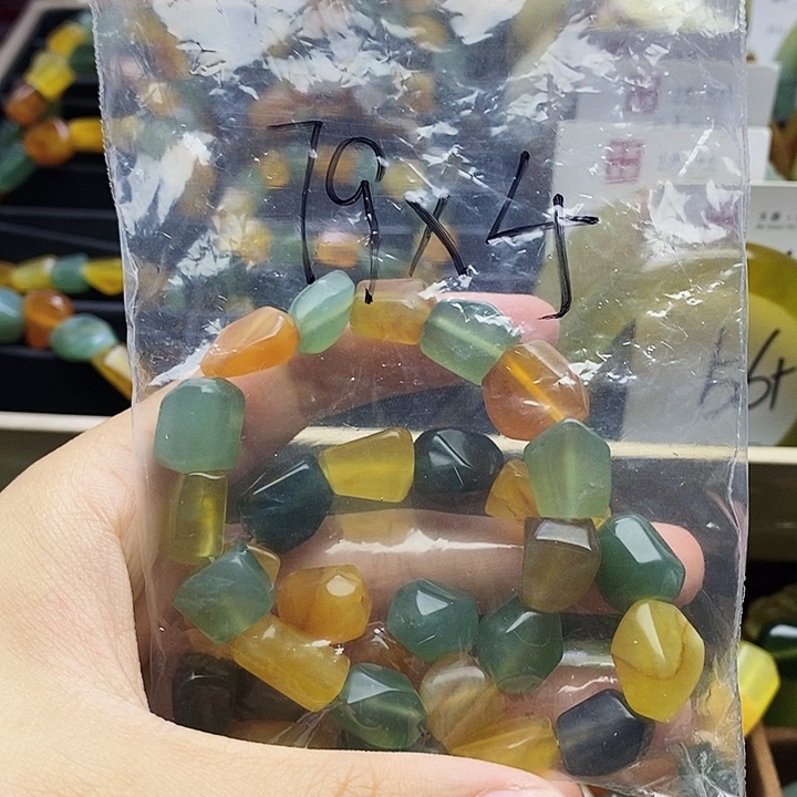 蛇纹石玉未镶嵌手镯香****?