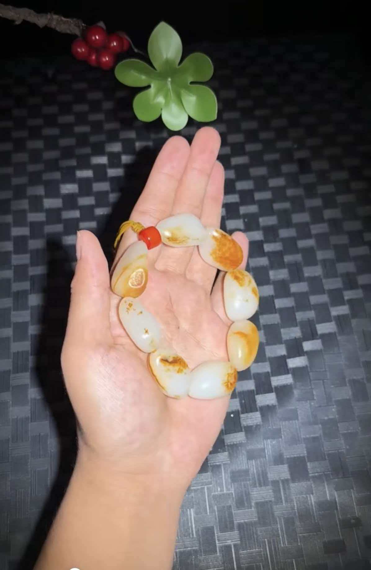 新疆和田玉原石手串