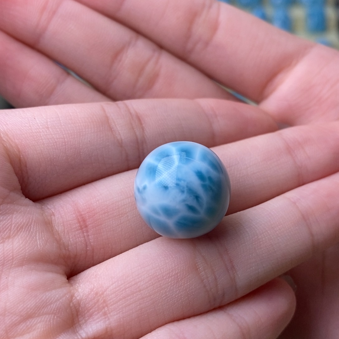 椰***酥针钠钙石（海纹石）未镶嵌颈饰