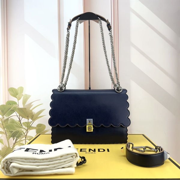 95新/芬迪/市场价18000/包包/250220RN0032