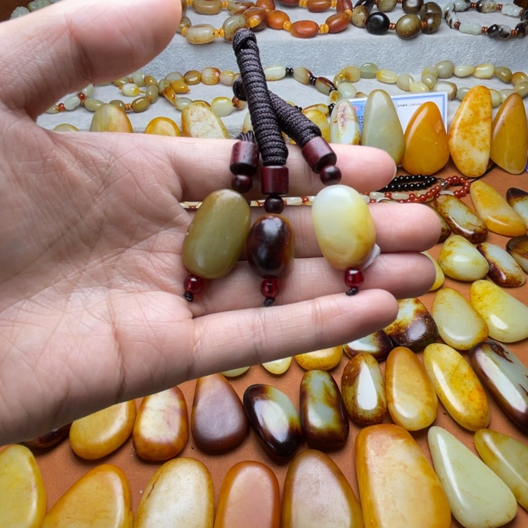 和田玉（糖玉）挂件未镶嵌