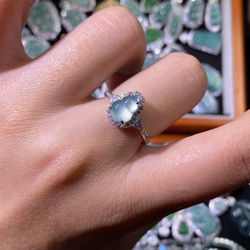 【闪购商品】翡翠颈饰未镶嵌天然