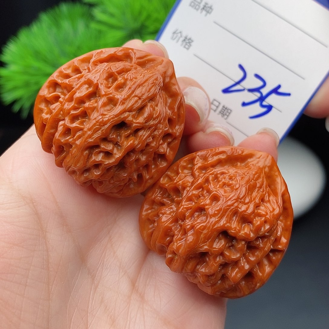 文玩核桃把件37野生金牛235