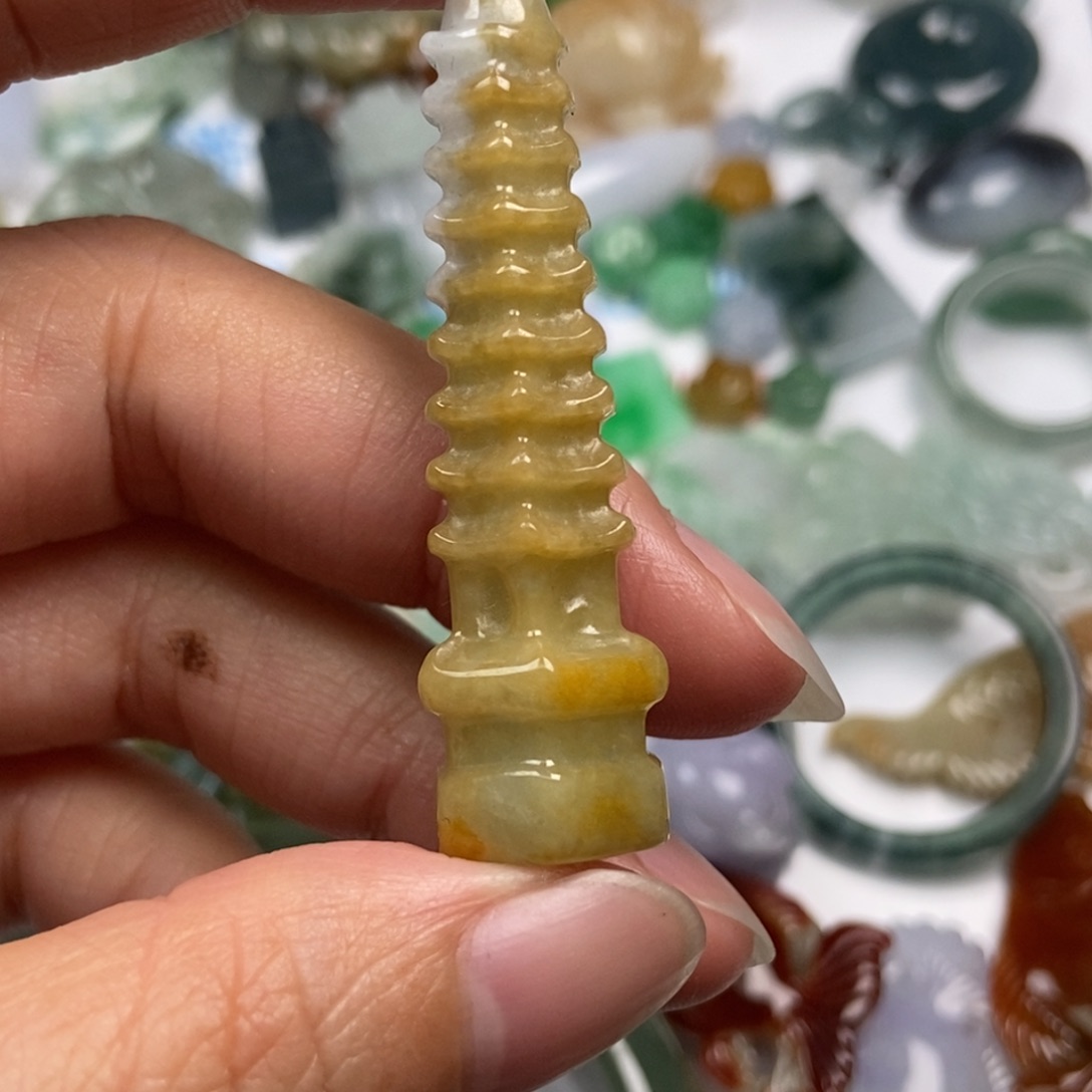 翡翠未镶嵌颈饰翡翠