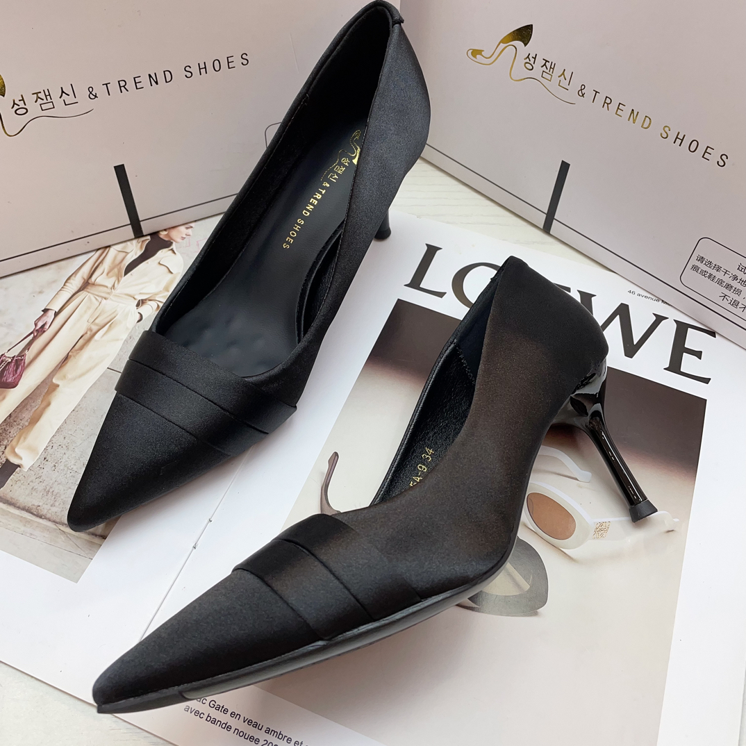 2025年新中式绸缎气质宴会细跟高跟鞋