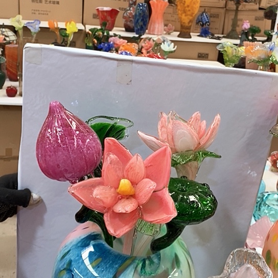 琉璃花瓶高45厘米宽9厘米