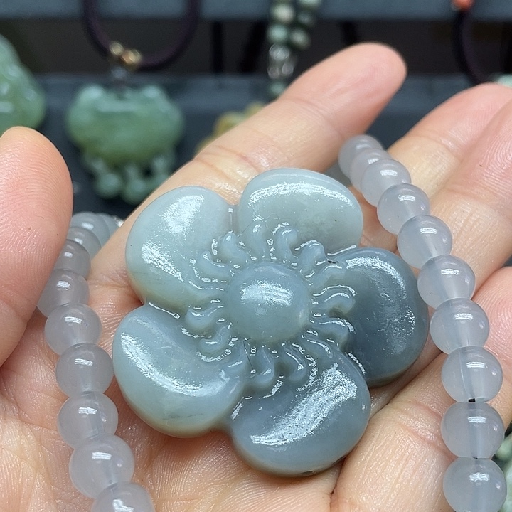 未镶嵌蛇纹石玉颈饰