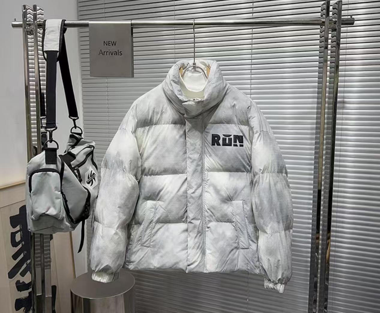 501【加厚阔版外套】男女同款秋冬季保暖厚款防寒服外套--110