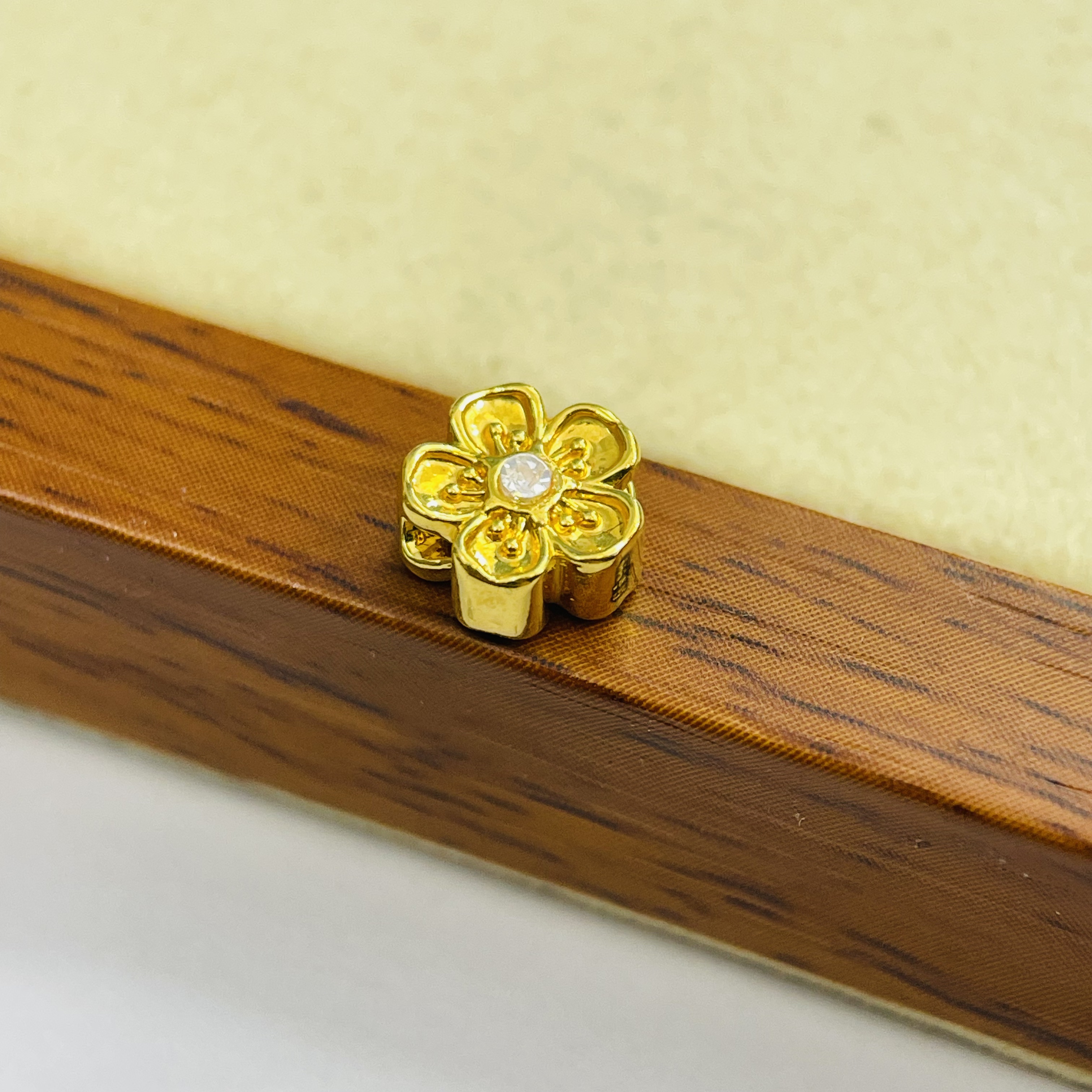 余金金臻选阁黄金足金999卡8带钻桃花DP2874-0280