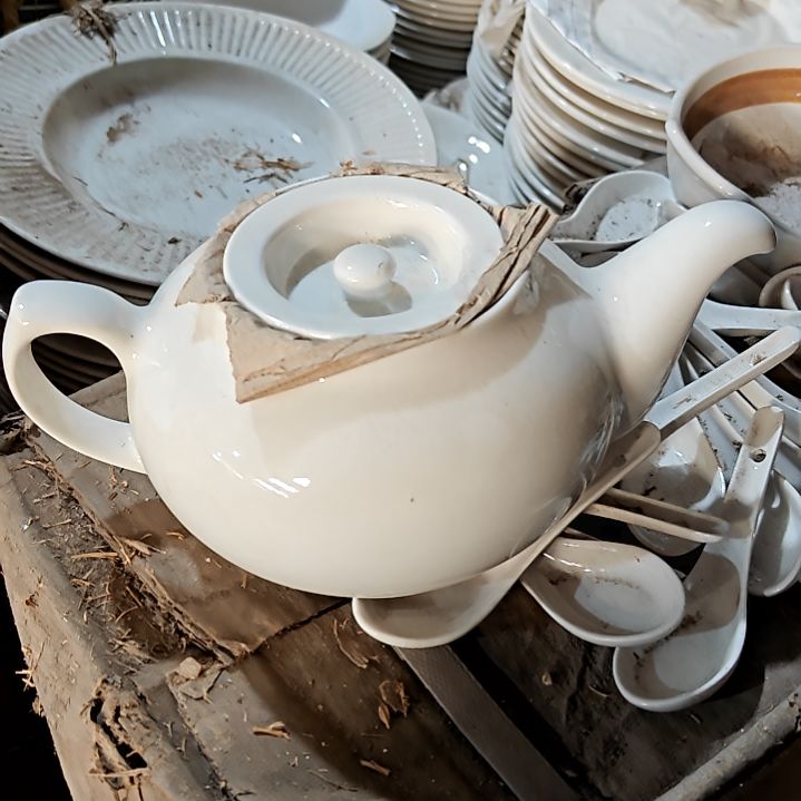 摆件陶瓷盘子碗啥都有