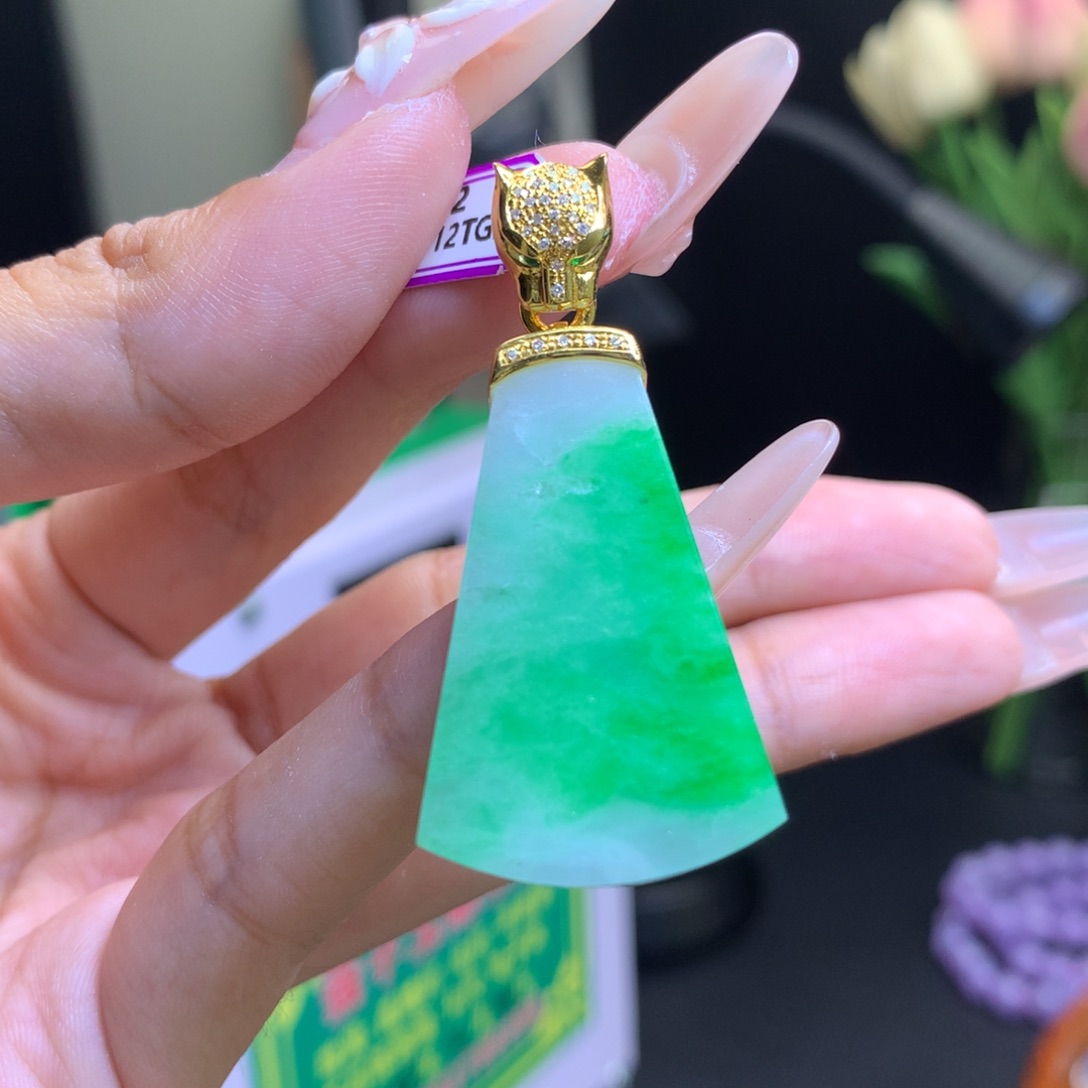 翡翠18K金镶嵌颈饰天然