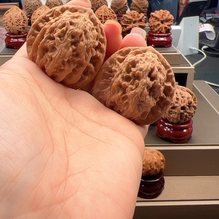 文玩核桃把件39 盘龙虎头 b-003