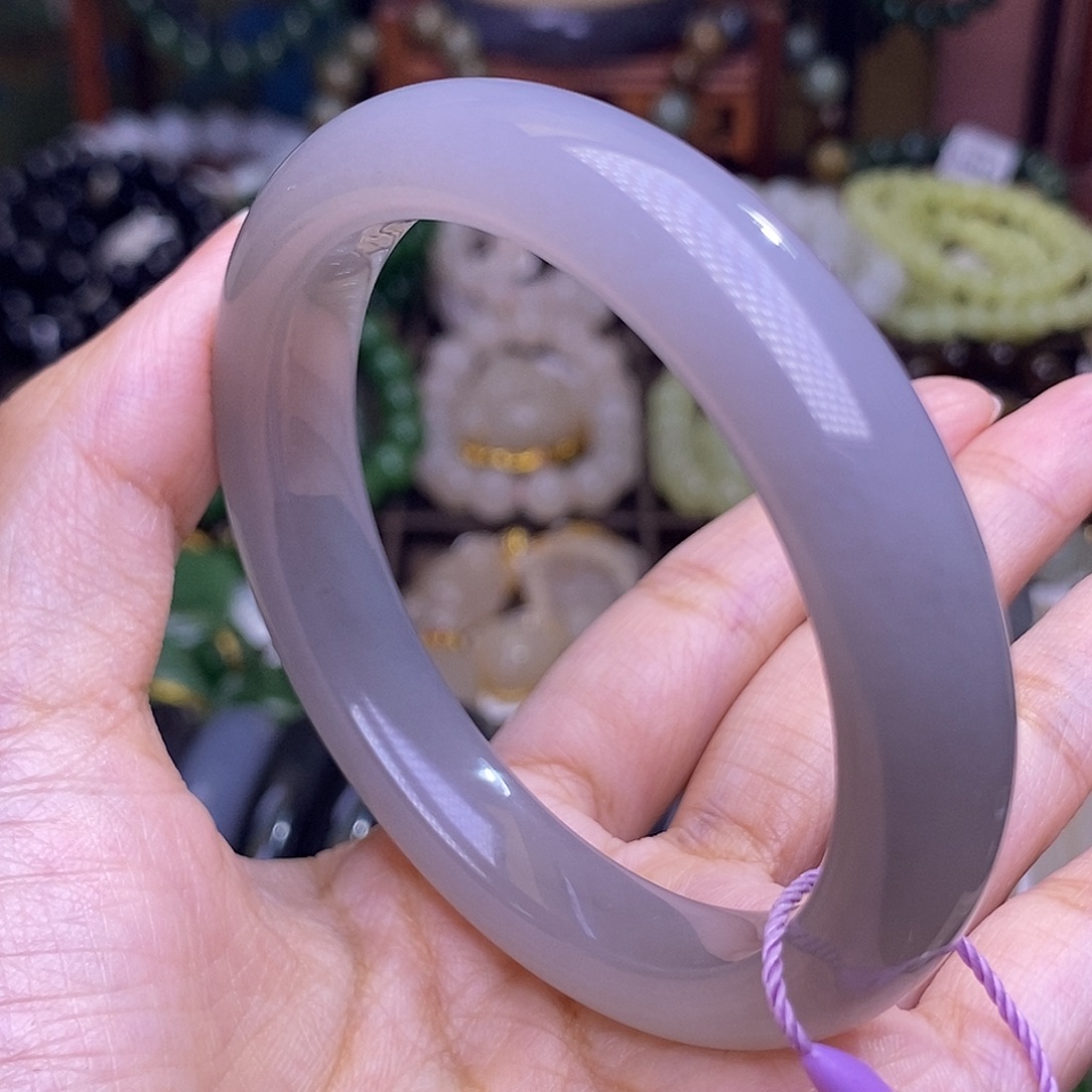 和田玉未镶嵌颈饰孤品55.6冰仙紫老矿料烟紫手镯