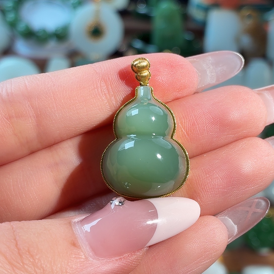 和田玉18K金镶嵌颈饰T