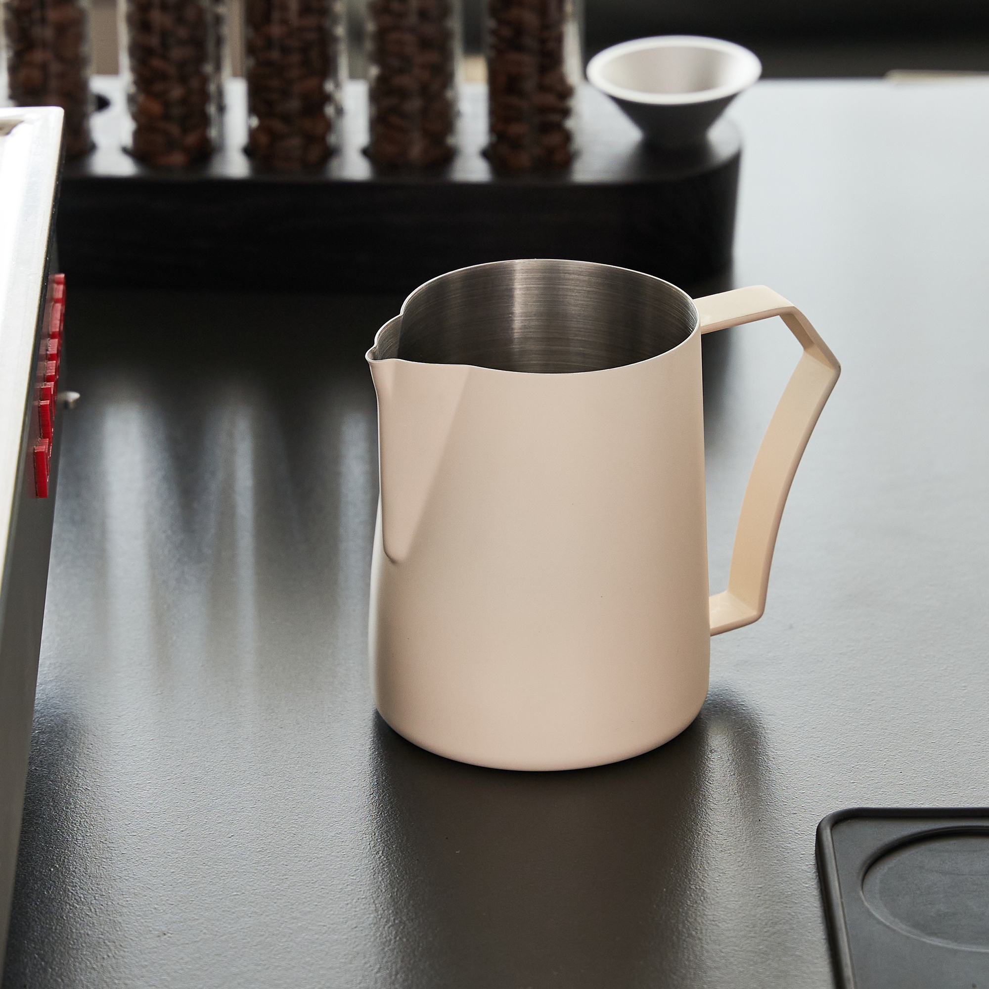 意式咖啡拉花杯双弧形导流槽拉花缸打奶缸弧形嘴奶杯