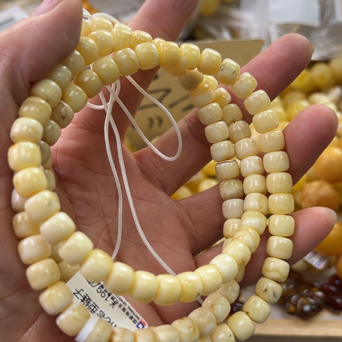 琥珀珠宝奇石未镶嵌