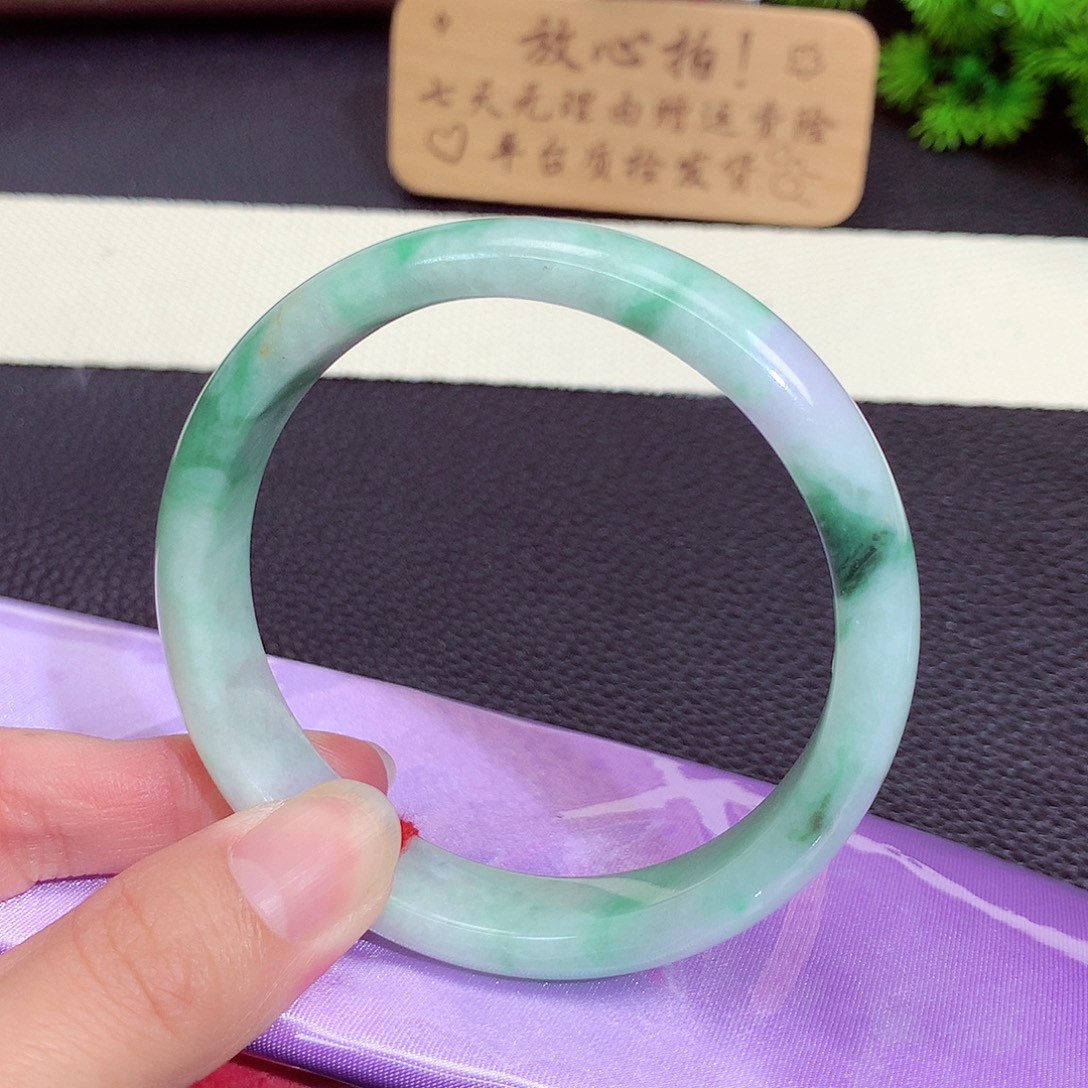 翡翠手镯未镶嵌7052