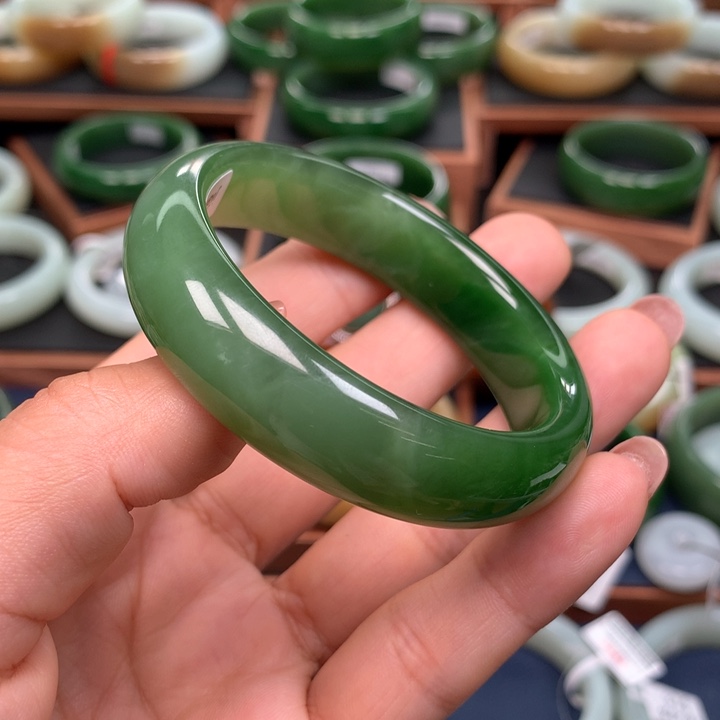 和田玉（碧玉）手镯未镶嵌