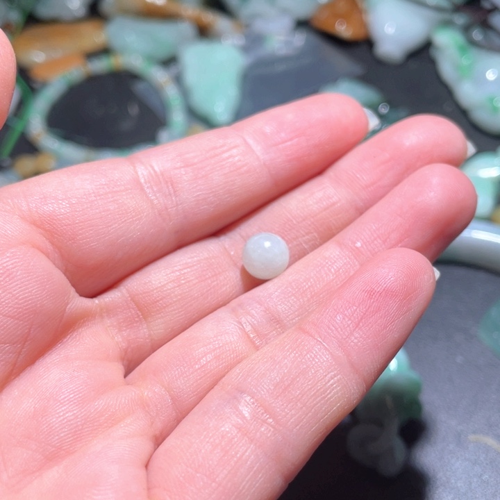 【闪购商品】翡翠颈饰未镶嵌漂**孩天然翡翠