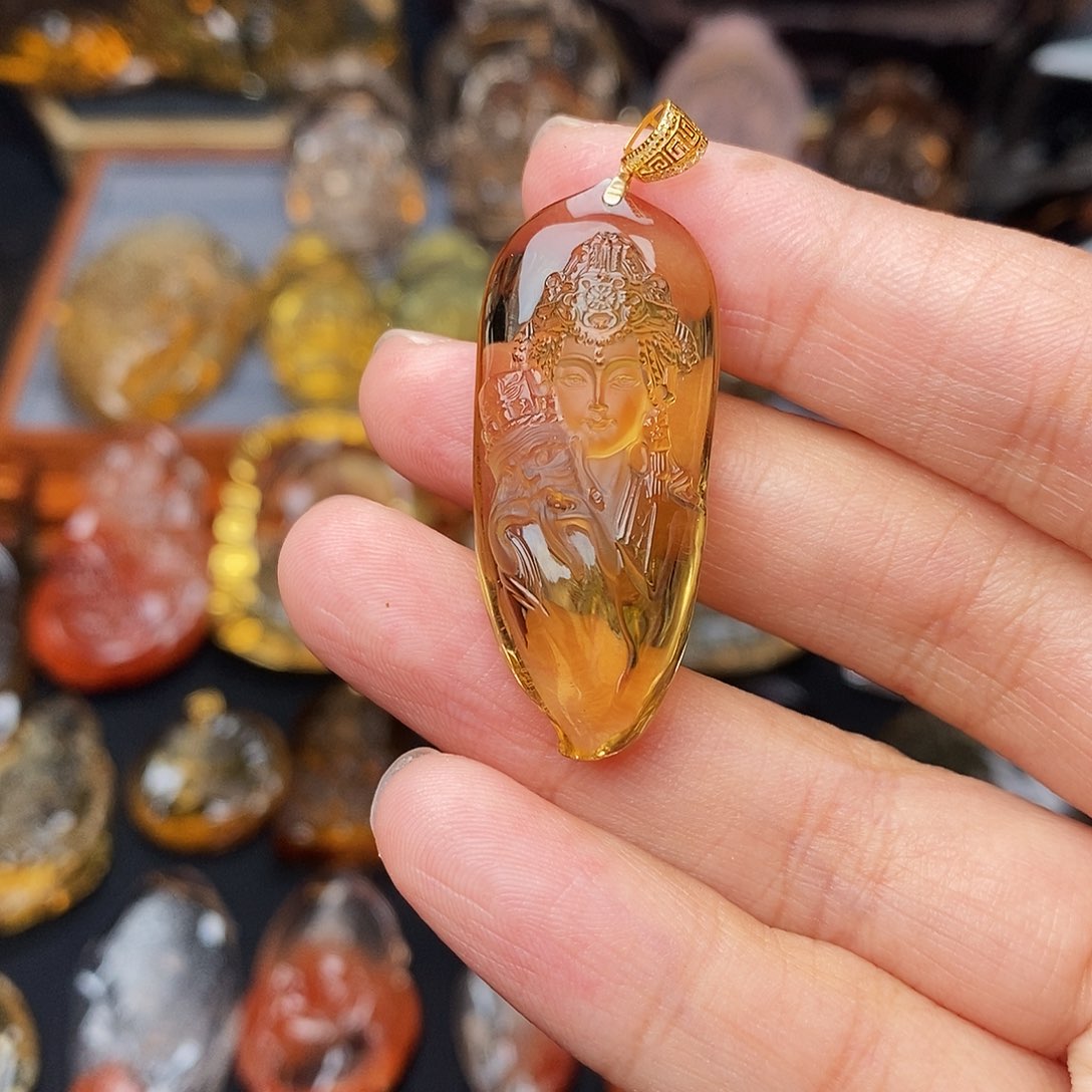 水晶吊坠18K金镶嵌扎基拉姆