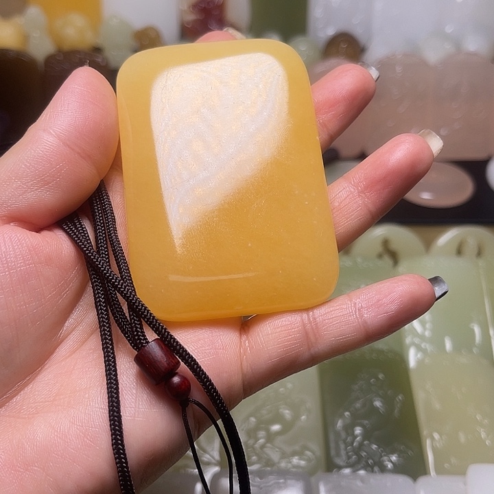 捏***）和田玉未镶嵌颈饰