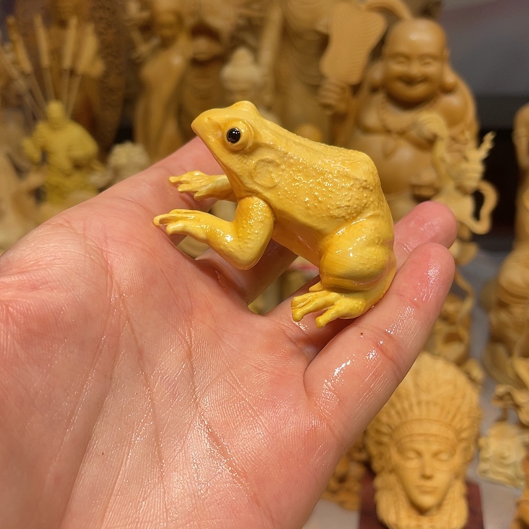 黄杨木小瑕疵大青蛙