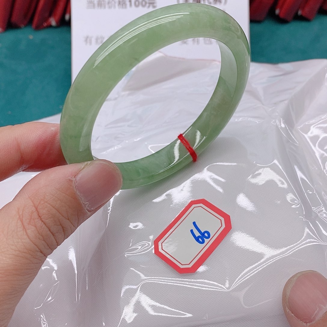 翡翠手镯未镶嵌彭*666666666